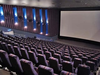 De acuerdo con cifras basadas en Comscore, fuente oficial de la exhibición cinematográfica en México, hay por ahora más de 40 ciudades con al menos un cine abierto. (EL SIGLO DE TORREÓN)