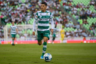 El lateral mexicano Gerardo Arteaga, transferido hace tres días al Genk de la Liga de Bélgica, aseguró este miércoles que se ve a sí mismo con una carrera exitosa en Europa, consecuencia de su entrega al trabajo. (ARCHIVO)