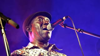 El cantante senegalés Balla Sidibé (1942-2020), miembro fundador de la legendaria Orquesta Baobab, murió este miércoles en Dakar. (ESPECIAL) 