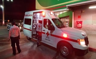 Socorristas de la Cruz Roja atendieron en el interior de la tienda a tres personas, al parecer dos presentaban crisis nerviosa y un guardia de seguridad fue trasladado en una ambulancia por una lesión en un pie.
(ESPECIAL)
