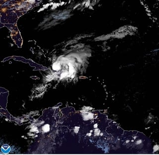 El gobernador de Florida, Ron DeSantis, declaró este viernes el estado de emergencia a la mayor parte de la costa este del estado ante la posibilidad de que el huracán 'Isaías' impacte allí entre esta noche y el sábado por la mañana, posiblemente reforzado a categoría 2. (ARCHIVO) 
