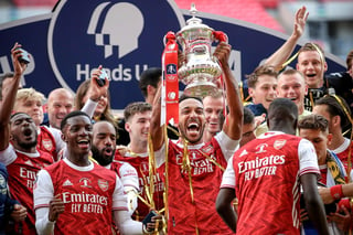 Pierre-Emerick Aubameyang ayudó al Arsenal a extender su récord a 14 títulos de la Copa FA el sábado. (EFE)