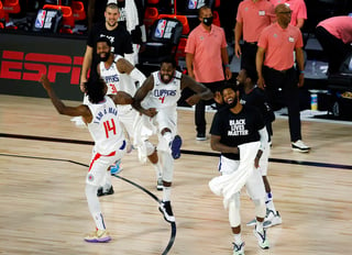 Los Clippers de Los Ángeles metieron 25 triples, un récord del equipo, en la victoria 126-103 sobre los Pelícanos.