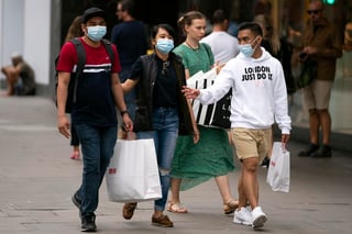 El país se mantiene como primero de Europa y cuarto del mundo más afectado por la pandemia. (EFE)