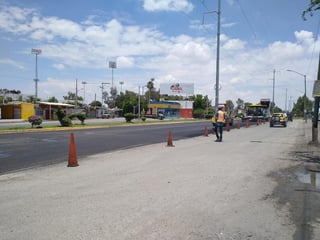 La obra de rehabilitación del pavimento en el bulevar Rebollo Acosta tiene un avance del 75 por ciento, en el cuerpo de poniente a oriente. (ARCHIVO)