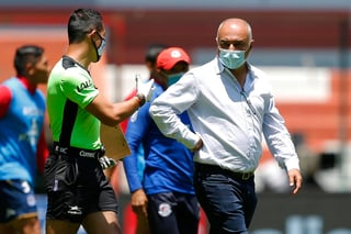 El entrenador del San Luis del fútbol mexicano, Guillermo Vázquez, reconoció este domingo luego de la derrota por 3-2 ante el Toluca que su equipo regala goles y luego no los puede remontar. (ARCHIVO)