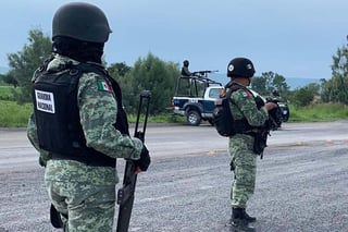 Personal militar y de la Guardia Nacional detectaron un convoy de hombres armados a los cuales persiguieron por varias calles, con intercambio de disparos. (ARCHIVO)
