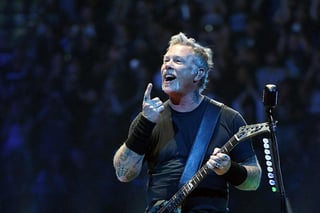 El líder de la banda estadounidense Metallica le ha dado vida a temas ya clásicos del género como 'Sad but true' con su característico estilo vocal que parece desgarrarse en cada nota. (INTERNET) 