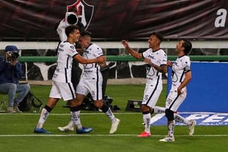 En los últimos minutos los Pumas se llevaron la victoria 2-1 de la cancha del Estadio Jalisco. (CORTESÍA)