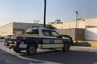 Elementos de las distintas corporaciones de seguridad de la ciudad acudieron al lugar, además se compartieron las características del vehículo a las autoridades de los municipios aledaños. (ARCHIVO)