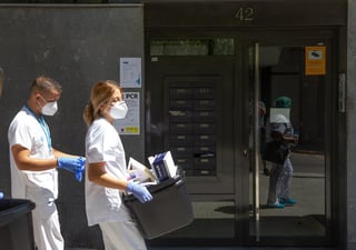 El Ministerio español de Sanidad contabilizó este miércoles 1,772 contagios por coronavirus diagnosticados en las últimas 24 horas, lo que supone un nuevo máximo de casos diarios, 305,767 desde el inicio de la pandemia. (EFE) 