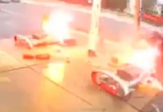 Automóviles provocan explosión en gasolinera tras chocar sobre una avenida