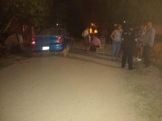 Tras presuntamente asesinar a un hombre en la comunidad de Villa Nazareno de ciudad Lerdo, un sujeto se enfrentó a tiros contra elementos de la Policía Municipal y también fue ultimado en el lugar. (EL SIGLO DE TORREÓN)