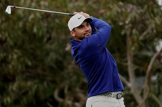 El golfista australiano Jason Day, alejado en los últimos meses de varios triunfos importantes, intentará ampliar hoy su ventaja en el torneo. (AP)