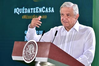 Cuestionado sobre la cifra de muertos, el presidente rechazó que vaya a haber un cambio de estrategia en el manejo que México hace sobre la pandemia, pues consideró que ha sido 'responsable'.