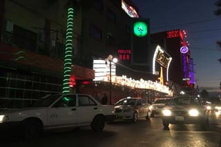 En plena pandemia, el turismo, sobre todo el estadounidense, se encuentra en Tijuana para beber y pagar por servicios sexuales.
(EL UNIVERSAL)