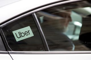 Un juez de California (Estados Unidos) emitió este lunes una orden que obliga a las compañías de transporte compartido Uber y Lyft a clasificar a sus conductores como empleados, lo que podría disparar los costes de personal de estas dos firmas y poner en duda su modelo de negocio. (ARCHIVO)