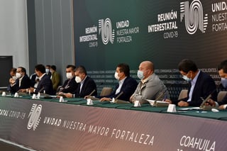 La Alianza Federalista de gobernadores sesionó ayer en el Centro de Convenciones de Torreón e informó que definirá una estrategia para generar información propia respecto a la pandemia. (ÉRICK SOTOMAYOR)