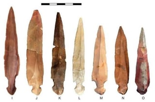 Los cuchillos hallados en la cueva de Nahal Hemar (Israel) fueron utilizados para diseccionar cuerpos humanos en rituales funerarios durante el Neolítico, hace unos 10,000 años. (ESPECIAL) 