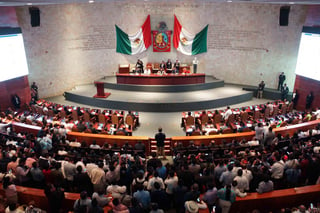 La 64 Legislatura del Congreso oaxaqueño aprobó un punto de acuerdo en el que exhorta a la Fiscalía General de la República (FGR) a iniciar de oficio las investigaciones relacionadas con los crímenes de lesa humanidad cometidos por el Estado en contra del movimiento social de 2006 y 2007, en Oaxaca. (ARCHIVO)