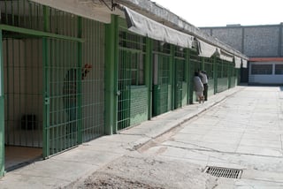 Los cuatro detenidos fueron trasladados a las celdas de la cárcel municipal. (EL SIGLO DE TORREÓN)