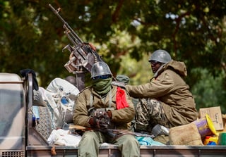 Los militares malienses que hoy protagonizaron un golpe de estado en Bamako afirman tener en su poder al presidente de Mali, Ibrahim Bubacar Keita, así como a su primer ministro, Bubu Cissé. (ARCHIVO) 