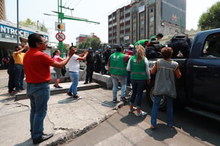 La jefa de Gobierno de Ciudad de México, Claudia Sheinbaum, defendió este viernes que hay que 'mantener el orden' sin 'abuso policial' ante los recientes incidentes en los que policías capitalinos han requisado la mercancía a vendedores ambulantes. (EFE)