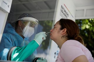 El Salvador acumula hasta este domingo 661 muertes por el coronavirus, mientras el país se prepara para intensificar su reactivación económica el lunes tras un fallo del Supremo que declaró inconstitucional un decreto del Gobierno que contenía el plan de desescalada. (ARCHIVO) 
