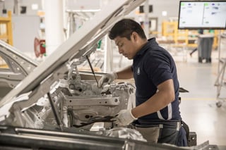 La Asociación Mexicana de la Industria Automotriz (AMIA) mencionó que en los próximos años enfrenta tres principales retos en el país. (ARCHIVO)