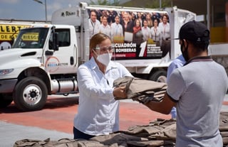 La alcaldesa Marina Vitela entregó uniformes para 110 trabajadores de recolección y choferes.