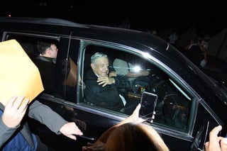 En ningún momento el presidente de la República, Andrés Manuel López Obrador, descendió del vehículo en el que viajaba. (FERNANDO COMPEÁN)