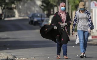 Las autoridades sanitarias de Gaza ampliaron hoy por otras 48 horas el confinamiento sobre la franja para frenar la propagación del coronavirus, y siguen detectando más infecciones locales entre su población. (ARCHIVO)