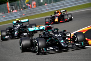  El inglés Lewis Hamilton (Mercedes), séxtuple campeón del mundo, reforzó su liderato en el Mundial de Fórmula Uno al ganar este domingo el Gran Premio de Bélgica, el séptimo del certamen, disputado en el circuito de Spa-Francorchamps. (AP)
