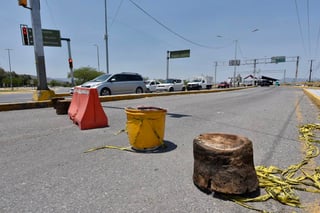 Consideran que los cierres en los puentes entre Torreón y Gómez Palacio fueron un acierto en su momento, pero que hoy que la pandemia ha cedido no tienen ya razón de ser. (ARCHIVO)