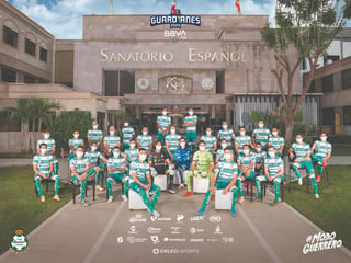 El plantel de Santos Laguna se tomó la fotografía oficial del torneo Guard1anes 2020. (COSTESÍA)