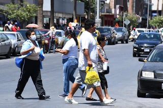 La coordinación regional del Plan de Prevención y Detección de COVID-19 negó que en La Laguna de Coahuila el semáforo de riesgo epidemiológico se encuentre hoy en día en color verde. (ARCHIVO)