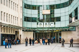 El puesto de jefe de la BBC es tan codiciado como espinoso. Por eso, Davie solo ha necesitado horas para que diferentes polémicas hayan comenzado a golpear a su puerta.
(ARCHIVO)