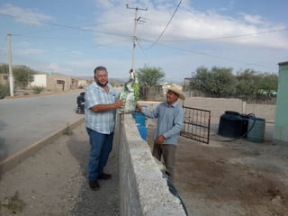 Distribuyen semilla de forraje en ejidos del Valle de Acatita para que los campesinos aprovechen la temporada de lluvias. (EL SIGLO DE TORREÓN) 