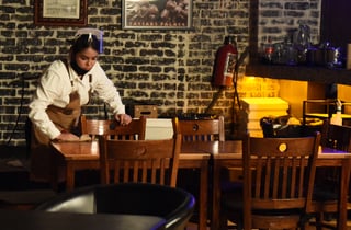 El sector restaurantero y de bares en Torreón llama a las autoridades a que se amplíe el porcentaje de aforos en sus negocios. (EL SIGLO DE TORREÓN)