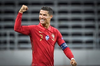 Hay que añadir los 100 goles con la selección de Portugal a la extraordinaria lista de hitos alcanzados por Cristiano Ronaldo. (ARCHIVO)