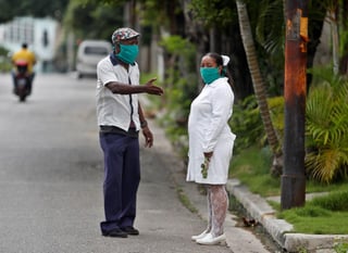 Cuba sigue subiendo la curva de su segunda ola de la pandemia con 92 nuevos casos de COVID-19 este jueves, de ellos 91 contagios locales, la cifra más alta desde el inicio de la enfermedad en la isla, que también reportó dos nuevas muertes. (EFE) 