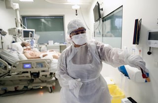 Francia registró en las últimas veinticuatro horas 9,406 nuevos casos de coronavirus y cuarenta muertes adicionales, con lo que se elevan a 30,983 los fallecidos y a 363,350 los positivos desde el inicio de la epidemia, informó hoy la Agencia Sanitaria en su último boletín. (ARCHIVO) 
