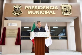 El gobernador realizó una gira de trabajo por la Región Norte de Coahuila, donde entregó la remodelación del edificio de la Presidencia Municipal de Villa Unión. (TWITTER)