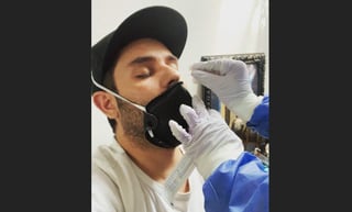 Luego de haber tenido que ser conectado a un respirador tras su delicado estado de salud por el COVID-19, Ricardo Casares anunció hoy que finalmente superó la enfermedad tras dar negativo a la prueba del virus. (ESPECIAL) 