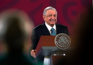 López Obrador señaló que él no conoce de marcas y reiteró que se registró su nombre como marca como un procedimiento formal. (ARCHIVO)