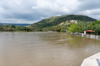 Los ríos Tunal, Bayacora y La Sauceda traen mucha agua que les están arrojando las presas Guadalupe Victoria, Santiago Bayacora y Peña del Águila, respectivamente.
