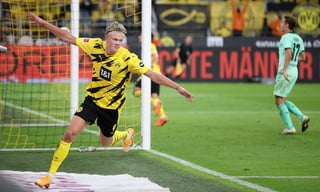 Erling Haaland marcó dos goles en la victoria del Borussia Dortmund 3-0 sobre Borussia Monchengladbach.