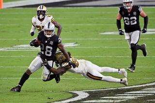 Los Raiders se impusieron 34-24 como locales a los Santos de Nueva Orleáns, en el cierre de la semana 2 de la NFL. (AP)