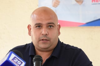 El Candidato independiente para el Distrito local V, Héctor Manuel Garza Martínez, presentó en conferencia de prensa parte de su plataforma política en la que destacó 24 puntos. (SERGIO A. RODRÍGUEZ)