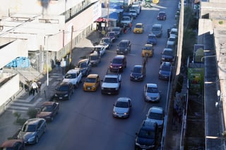 El número de vehículos en Coahuila creció siete veces más que la población en el último año. (EL SIGLO DE TORREÓN)